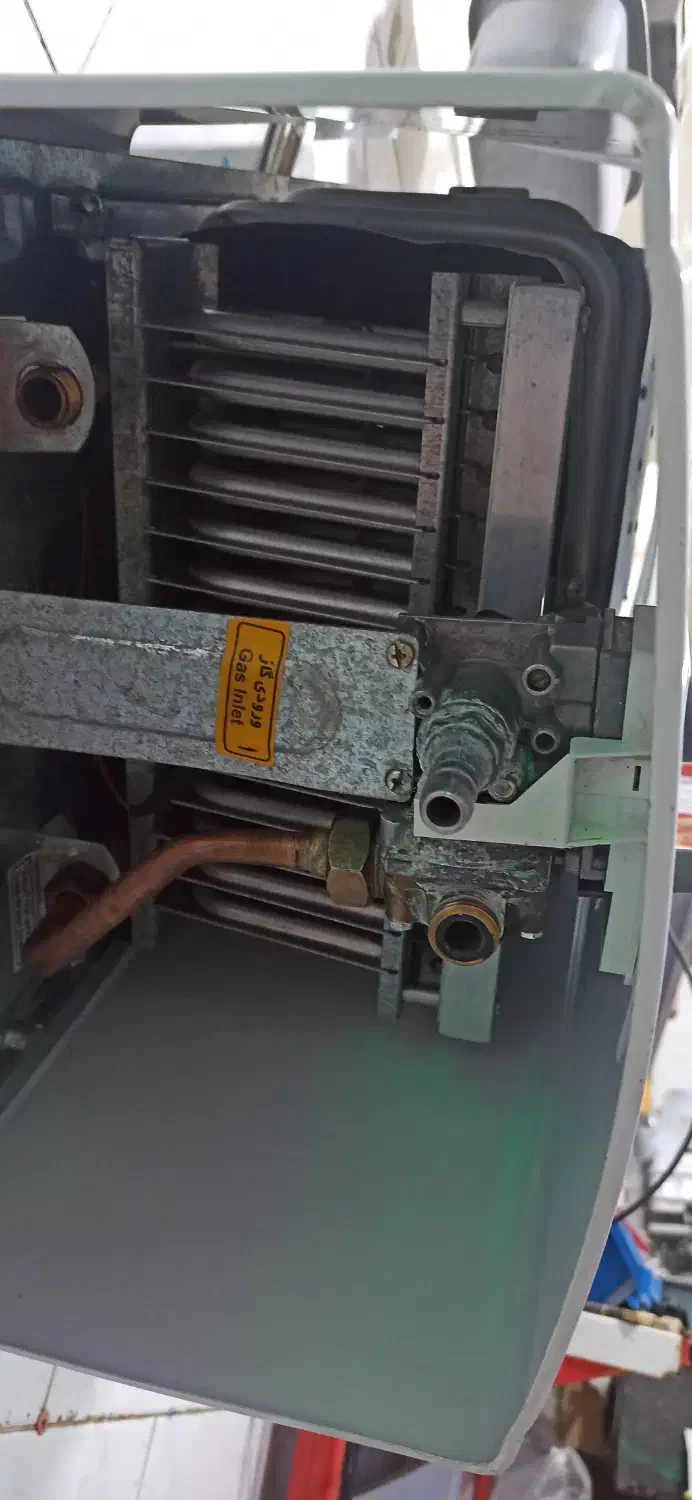 آبگرمکن دیواری سوزان|آبگرمکن، پکیج، شوفاژ|اهر, |دیوار