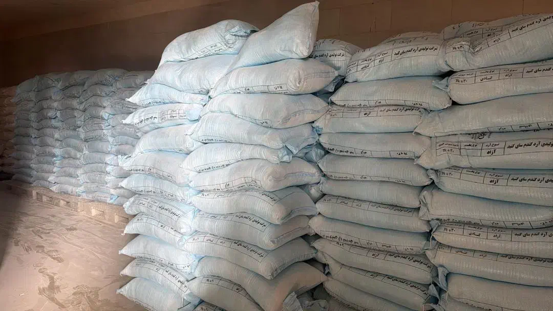 به یک نیروی اقا برای همکاری در کارگاه قنادی|استخدام خدمات فروشگاه و رستوران|ساوه, |دیوار