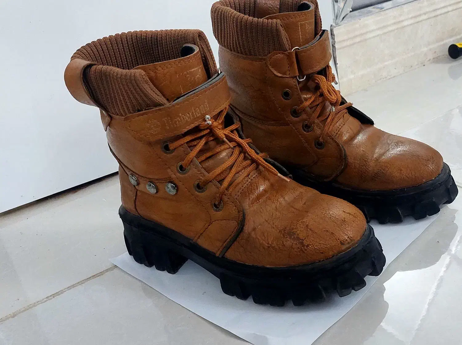 نیم بوت پسرانه|کفش و لباس بچه|رشت, گیل|دیوار