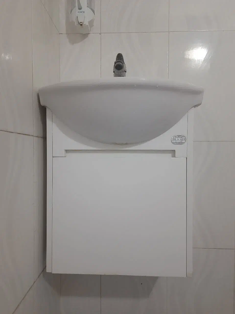 روشویی همراه شیر|لوازم سرویس بهداشتی|کاشان, راوند|دیوار