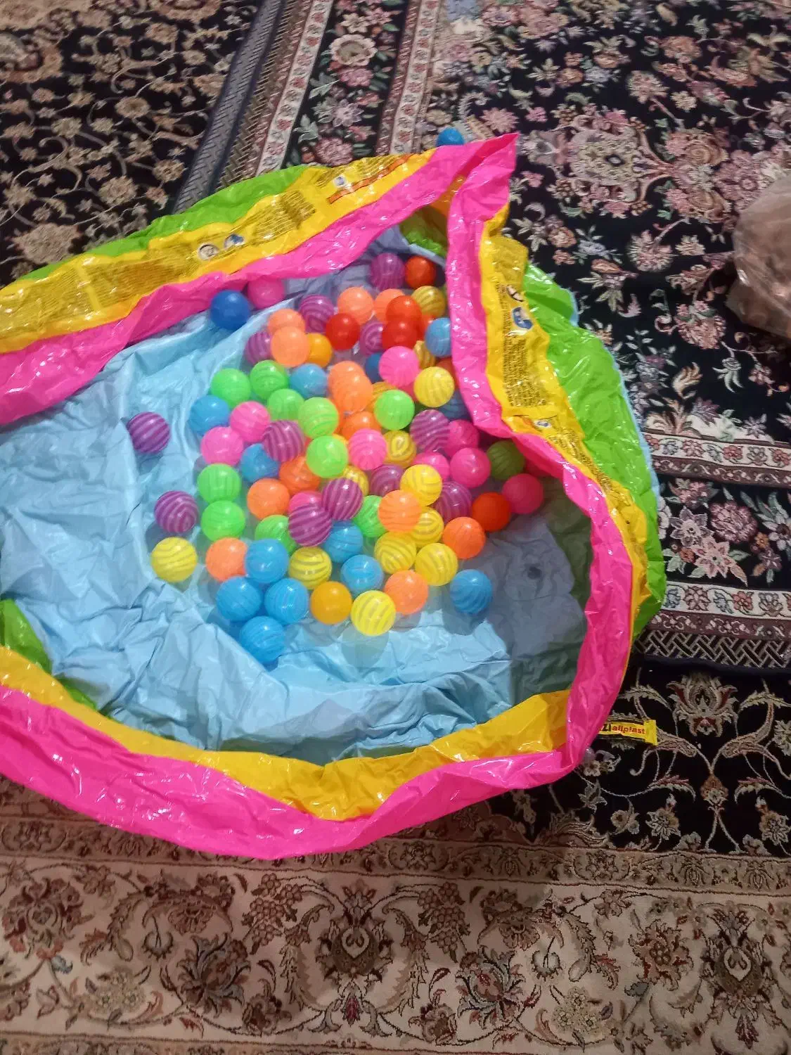 استخرتوپ|اسباب و اثاث بچه|کرمانشاه, |دیوار