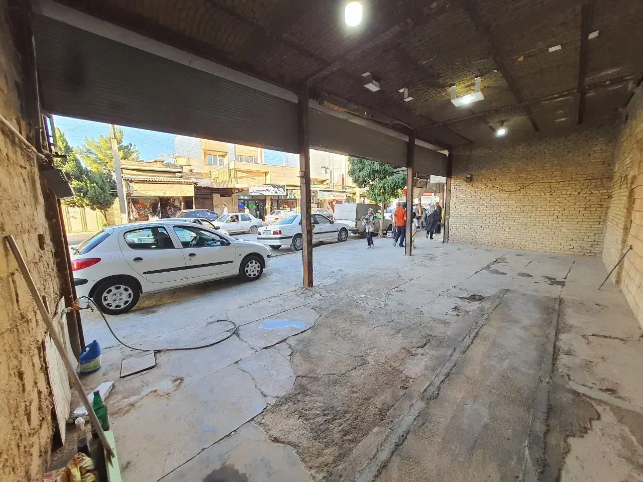 سه دهنه مغازه مناسب جهت فعالیتهای تجاری|اجارهٔ مغازه و غرفه|کرمانشاه, |دیوار