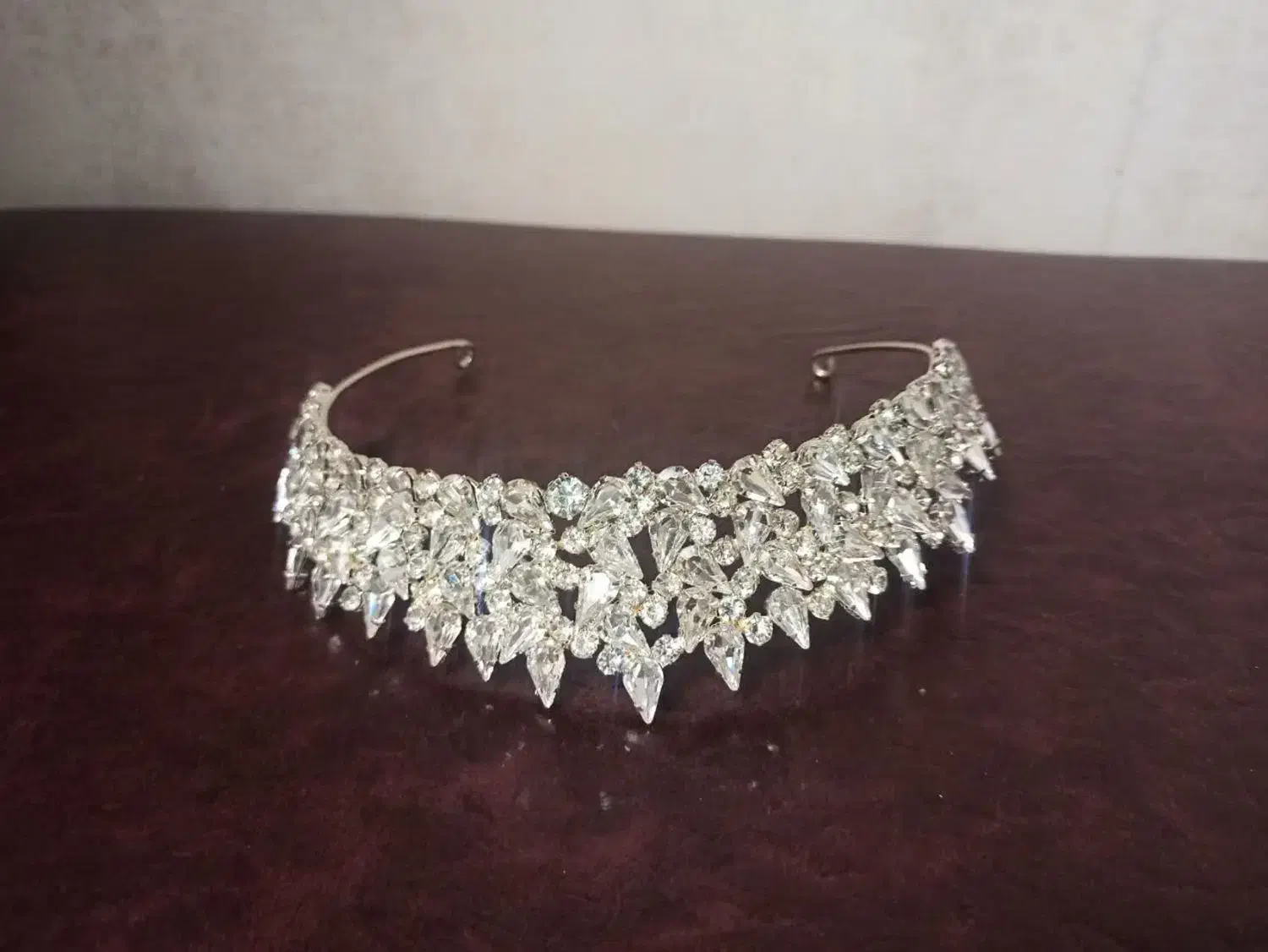 تاج‌ عروس|زیورآلات و اکسسوری|جم, |دیوار