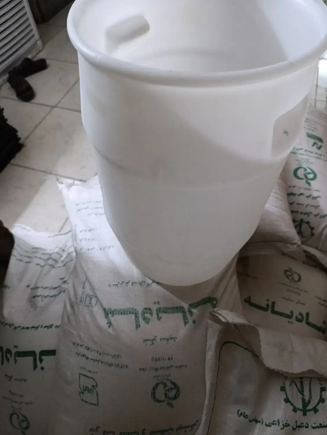 بشکه|ظروف نگهدارنده، پلاستیکی، یک‌بارمصرف|اهواز, کمپلو جنوبی|دیوار