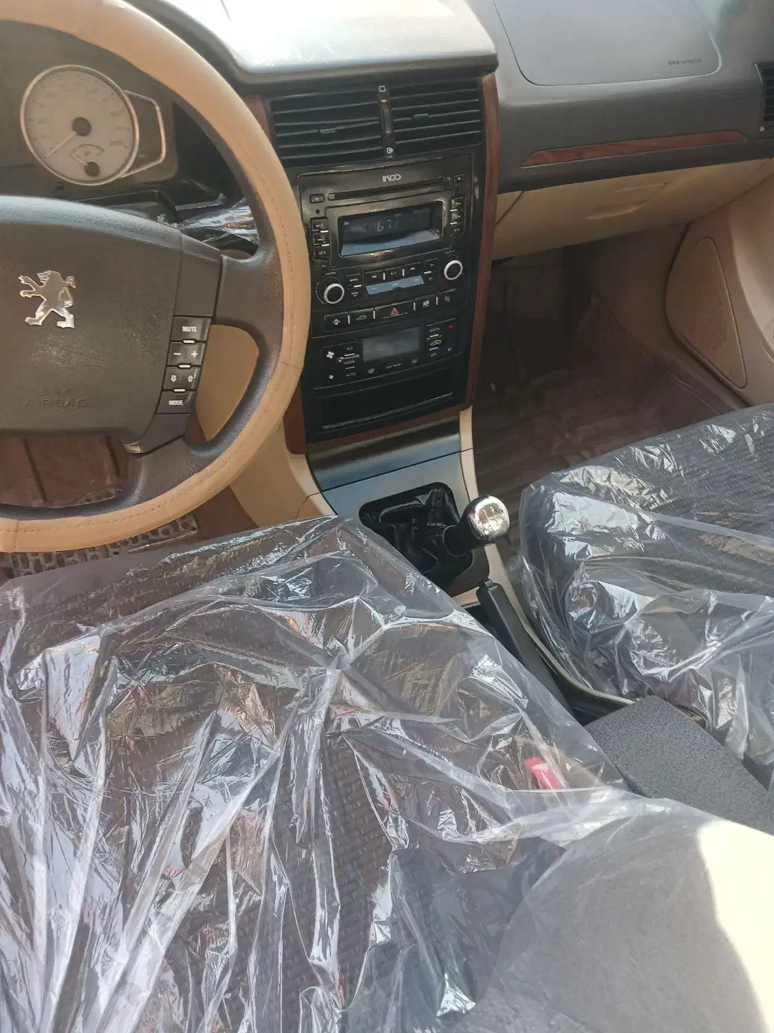 پژو پارس ۹۵ عروسک تمیز ومرتب|خودرو سواری و وانت|کاشان, فاز ۲ ناجی آباد|دیوار