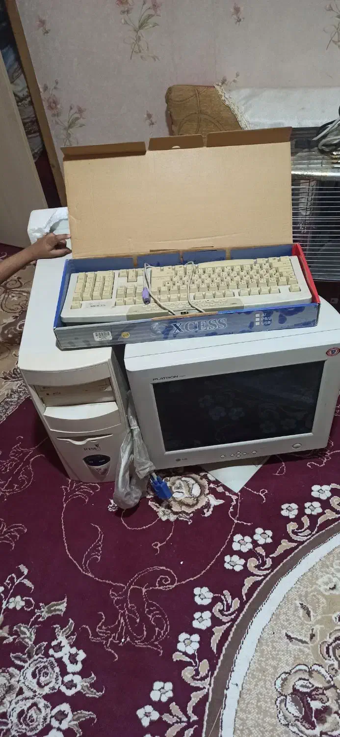 کامپیوتر قدیمی|رایانه رومیزی|بیرجند, |دیوار