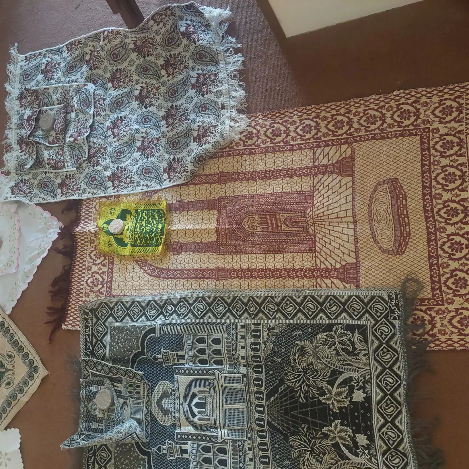 سجاده جانماز تسبیح سوغات مشهد مناسب مسجد و مدرسه|صنایع دستی و سایر لوازم تزئینی|شیراز, زرهی|دیوار