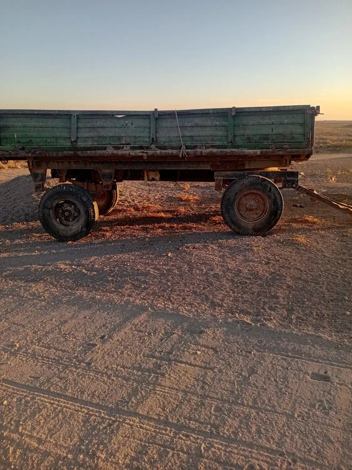 تریلی‌4چرخ‌.دوجک|ماشین‌آلات صنعتی|فامنین, |دیوار