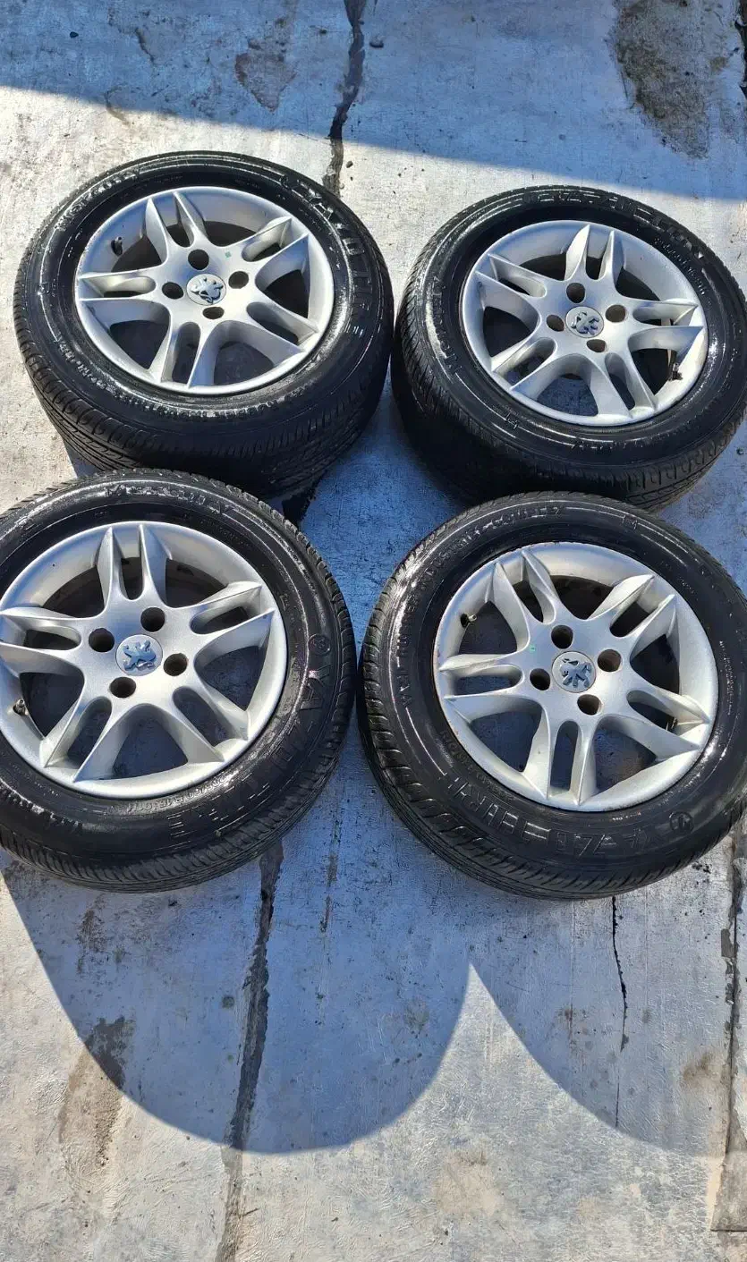 رینگ پنج پر دوبل با لاستیک 205|قطعات یدکی و لوازم جانبی|قزوین, |دیوار