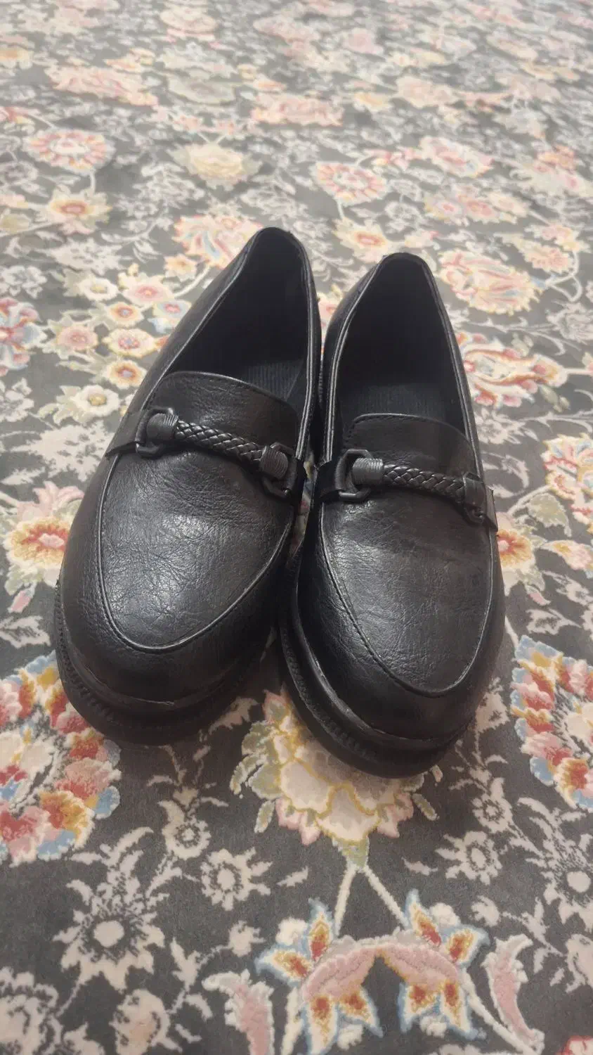 کفش سایزبندی|کیف، کفش، کمربند|قم, قلعه کامکار|دیوار