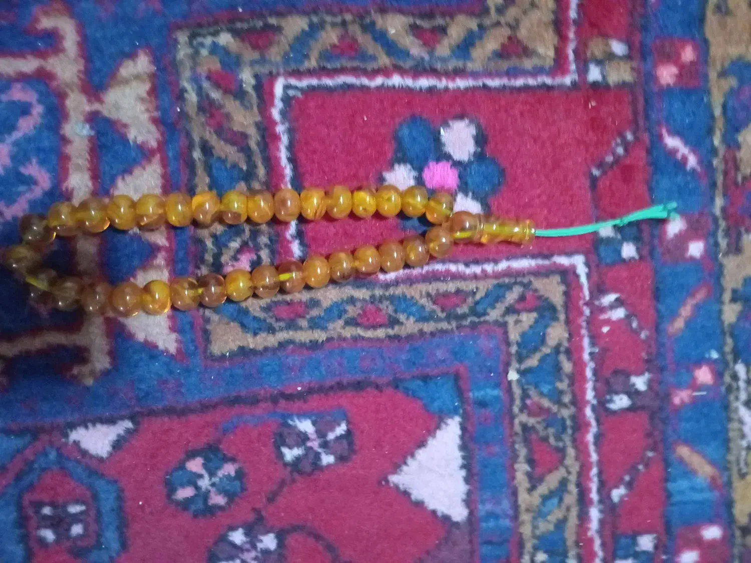 یک تسبح کهربا فروشی|کلکسیون اشیاء عتیقه|سهند, |دیوار