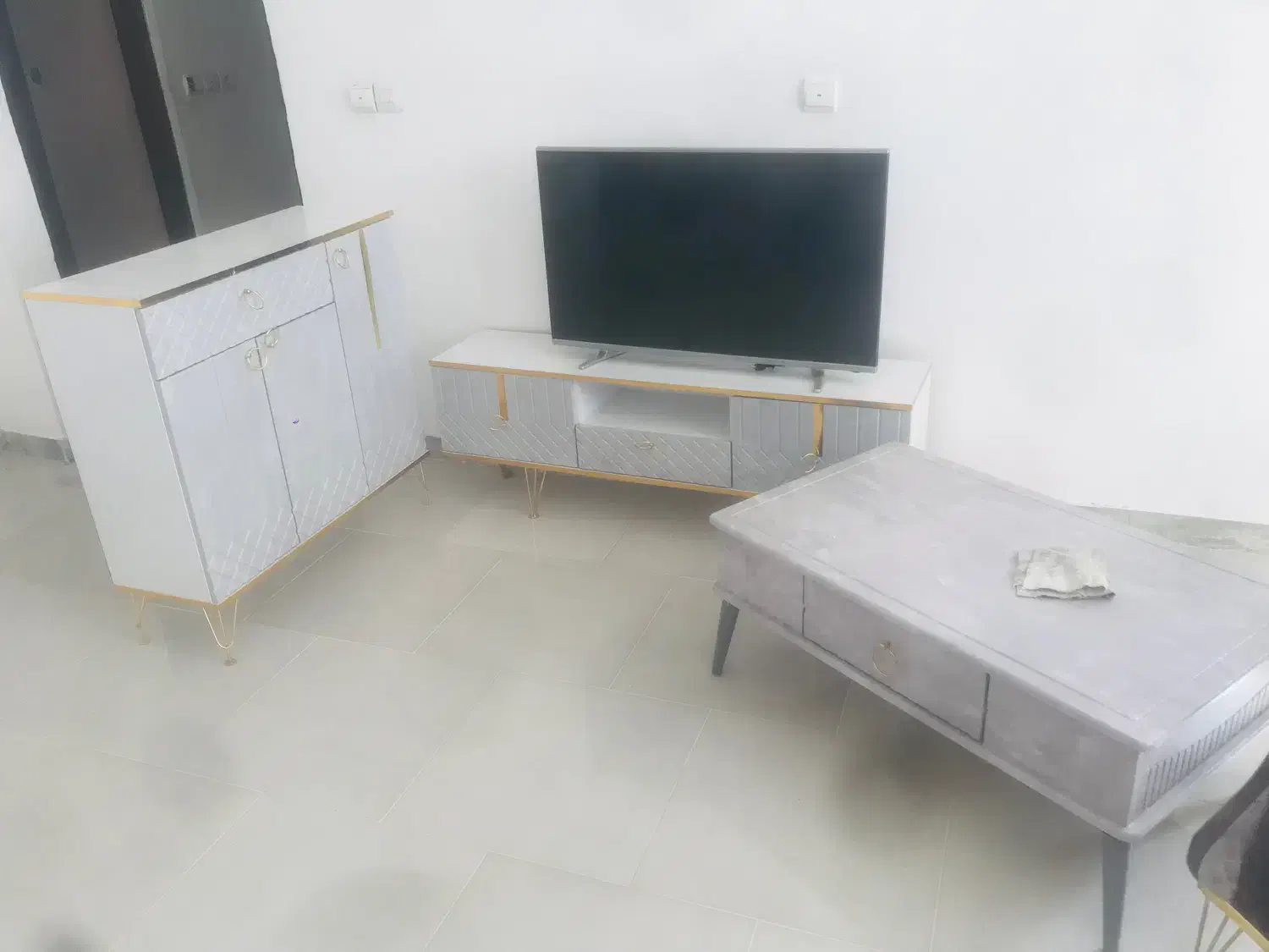 مبل|مبلمان خانگی و میز عسلی|اسفراین, |دیوار