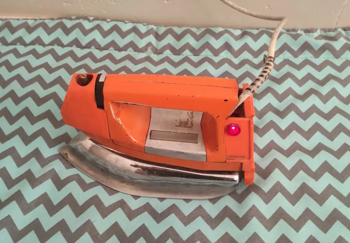 اتو قدیمی|اتو و لوازم اتو|شاهینشهر, شهرک گلدیس|دیوار