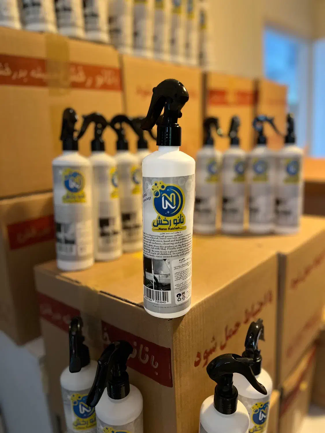 اسـپری چربی زدا نانـو.رخـش اصل مستقیم از کارخانه|مواد شوینده و دستمال کاغذی|سنندج, |دیوار