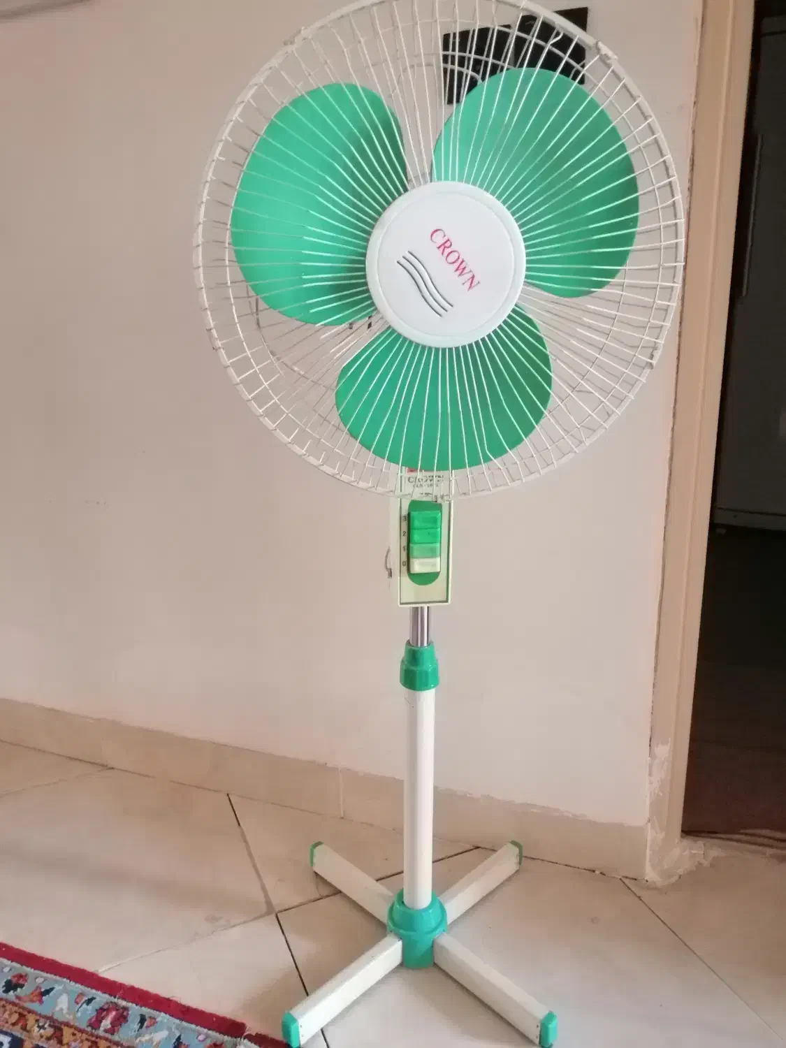 پنکه ایستاده|پنکه و تصفیهکنندهٔ هوا|تبریز, |دیوار