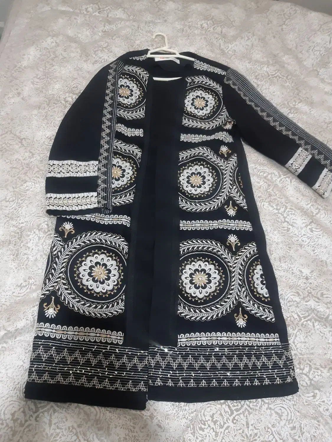 مانتو مجلسی و پاییزه|لباس|زاهدان, |دیوار