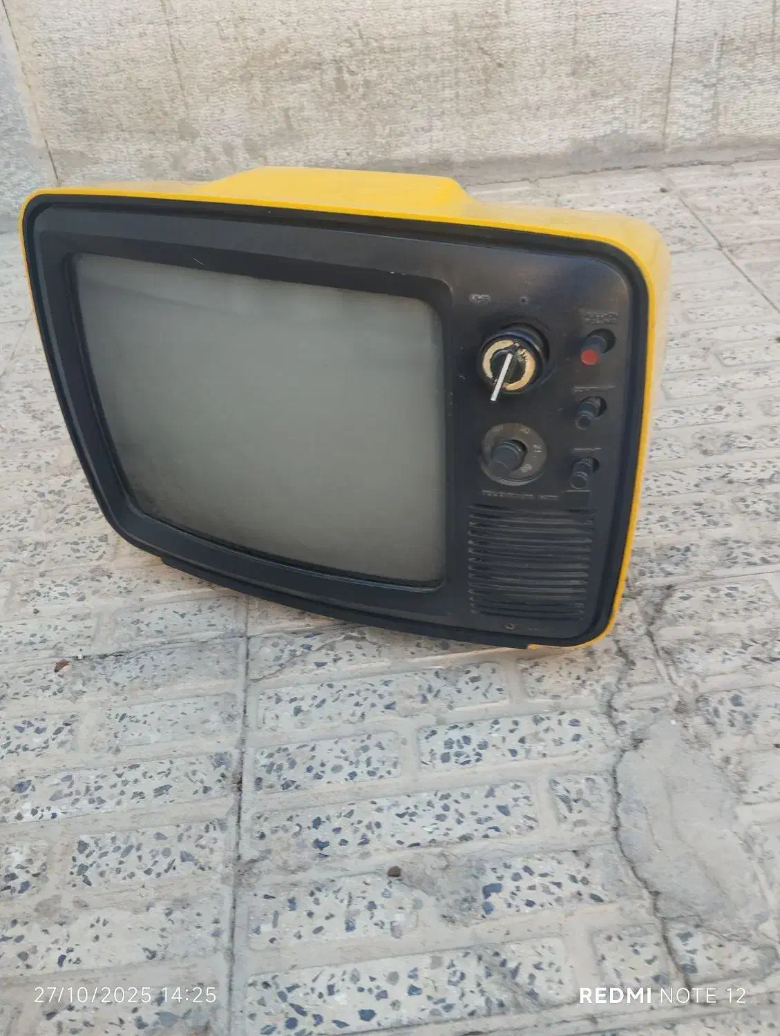 تلوزیون پارس .سیاه سفید سالم|تلویزیون و پروژکتور|بن, |دیوار