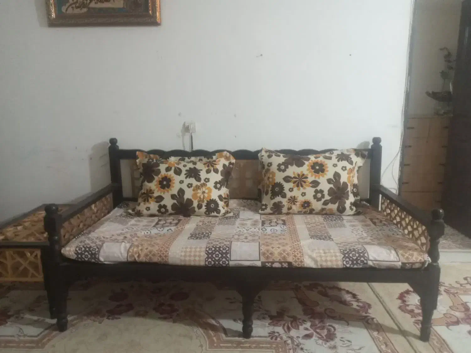 تخت سنتی همراه با میز|مبلمان خانگی و میز عسلی|اسلام‌شهر, شهرک سعیدیه|دیوار