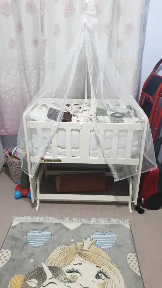 تخت کنار مادر و صندلی غذا کودک|تخت و صندلی بچه|فردیس, خیام غربی|دیوار