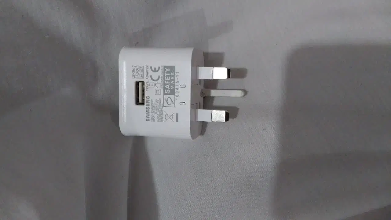 سری شارژر رو کارتنی ویتنامی سامسونگ اصل اصل(نونو)|لوازم جانبی موبایل و تبلت|اصفهان, پروین|دیوار