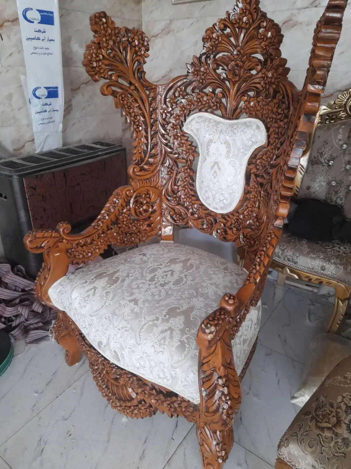 مبل گلریز صددرصد کار دست|مبلمان خانگی و میز عسلی|تویسرکان, |دیوار