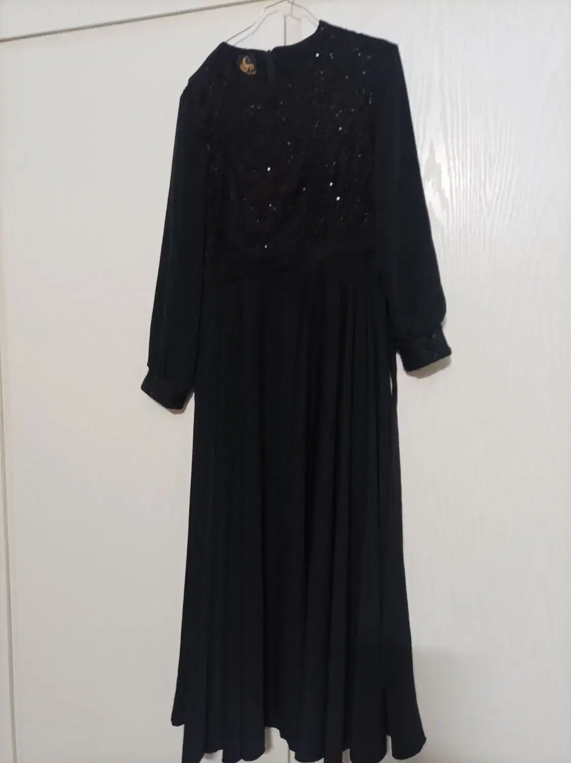 پپراهن عبای مجلسی|لباس|ری, اقدسیه|دیوار