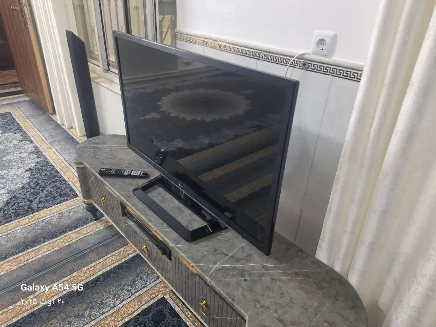 تلویزیون ال جی ۴۲ اینچ|تلویزیون و پروژکتور|قم, علی آباد سعدگان|دیوار