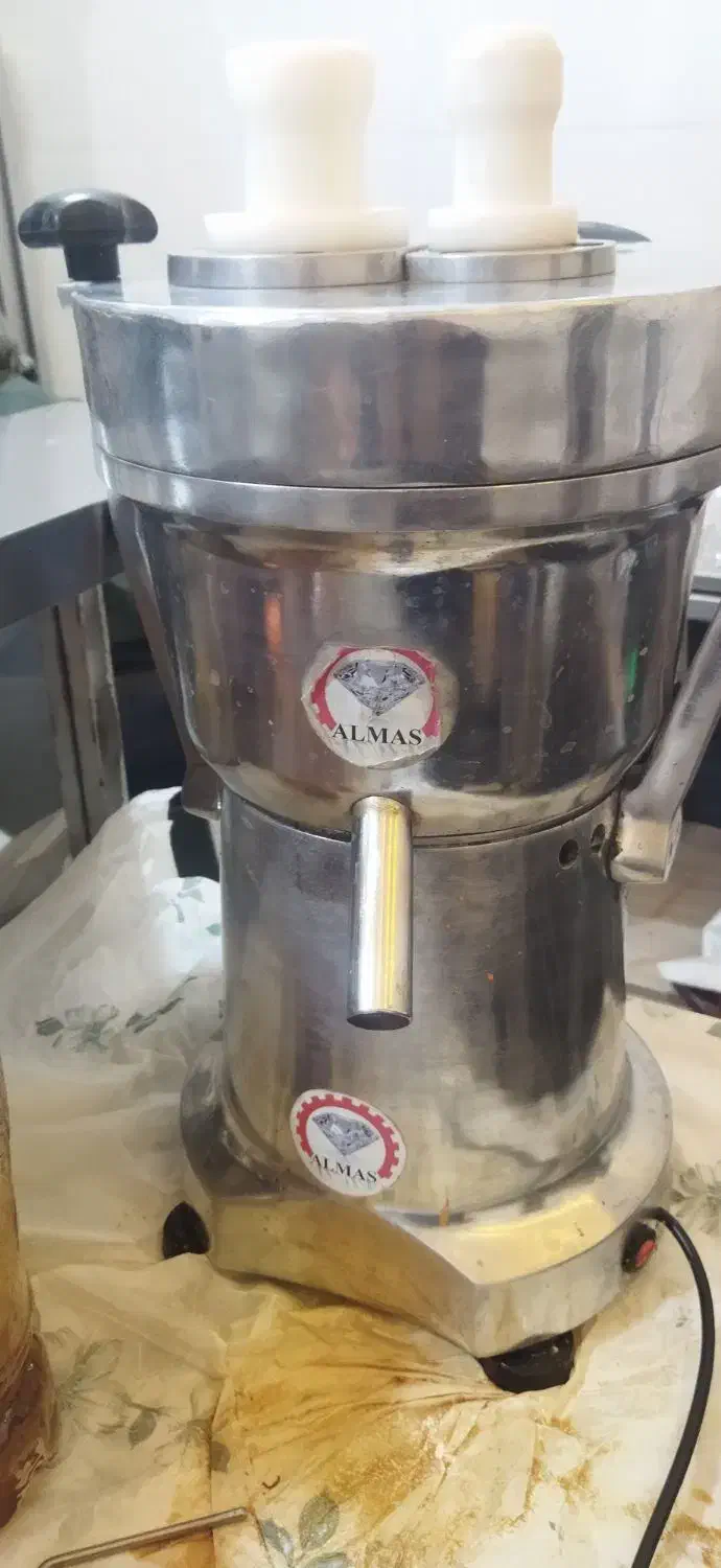 آب هویج وسیب گیری|آبمیوه‌گیر و آب‌مرکبات‌گیر|تهران, بهداشت|دیوار