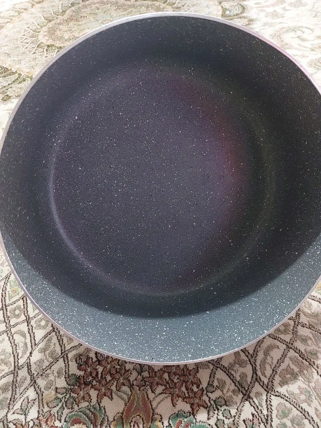 دو عدد قابلمه سرامیکی و چدن سایز ۳۰ و ۲۸|ظروف پخت‌وپز|لاهیجان, طالقانی|دیوار