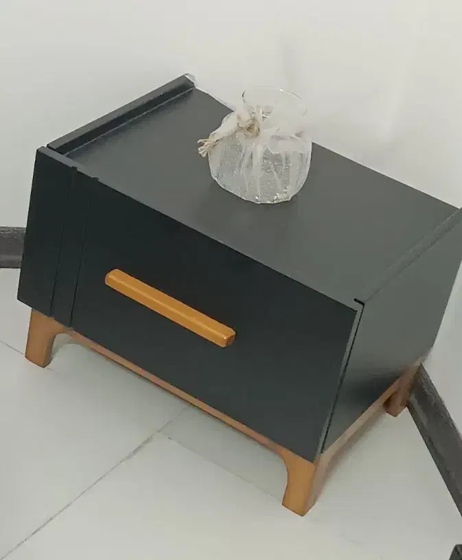 میزآرایش، پاتختی|تخت و سرویس خواب|بیرجند, |دیوار