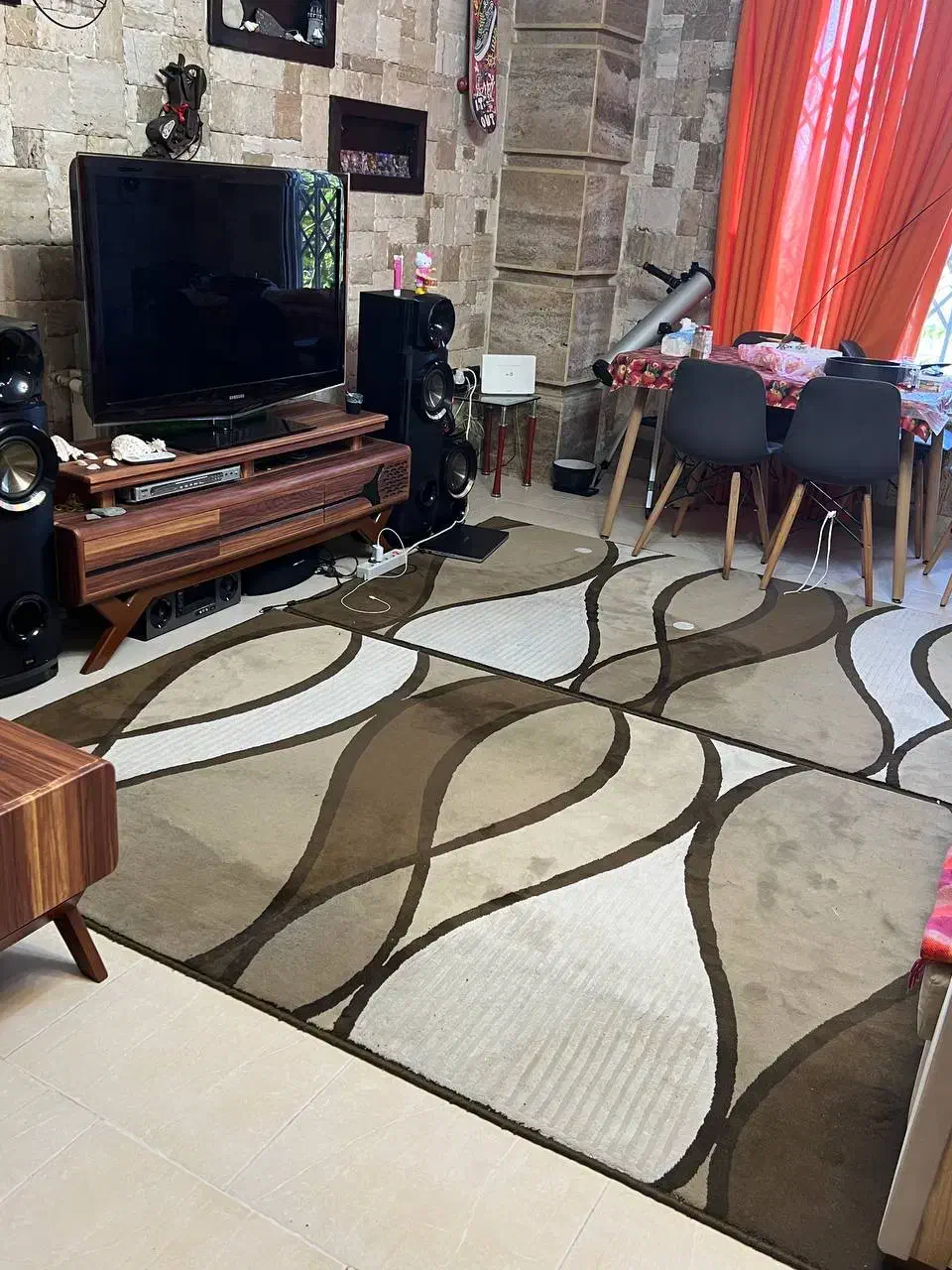 فرش ۴ متری ۷۰۰ شانه|فرش|چالوس, |دیوار