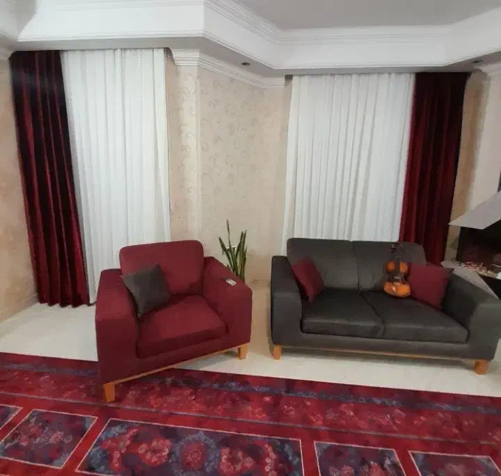 خیاط پرده هستم.دوخت،پارچه و نصب در خدمتم|خدمات پیشه و مهارت|مشهد, آیت الله کاشانی|دیوار