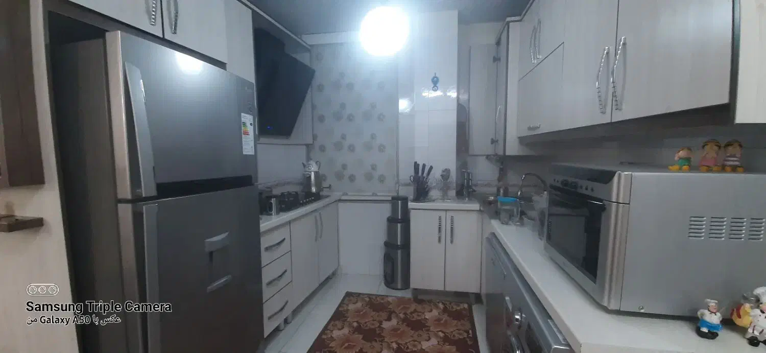 آپارتمان ۵۸ متری تمیز بر خیابان اصلی