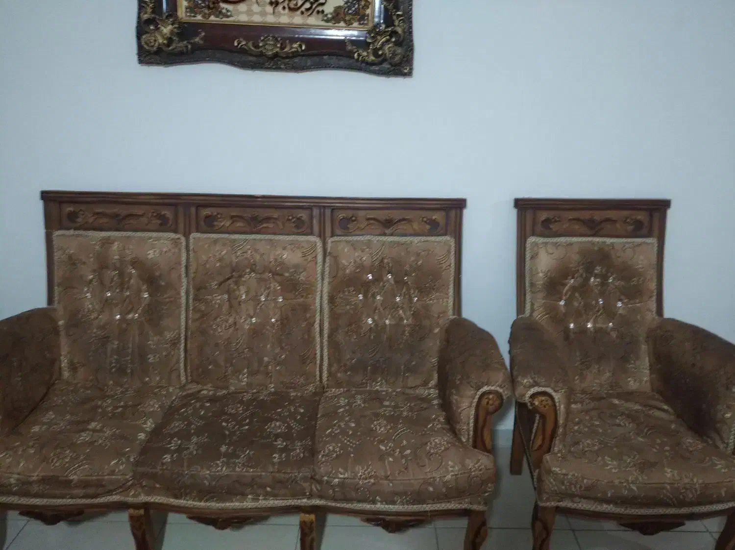 مبل سلطنتی همراه میزغذاخوری|مبلمان خانگی و میز عسلی|گلستان (تهران), |دیوار