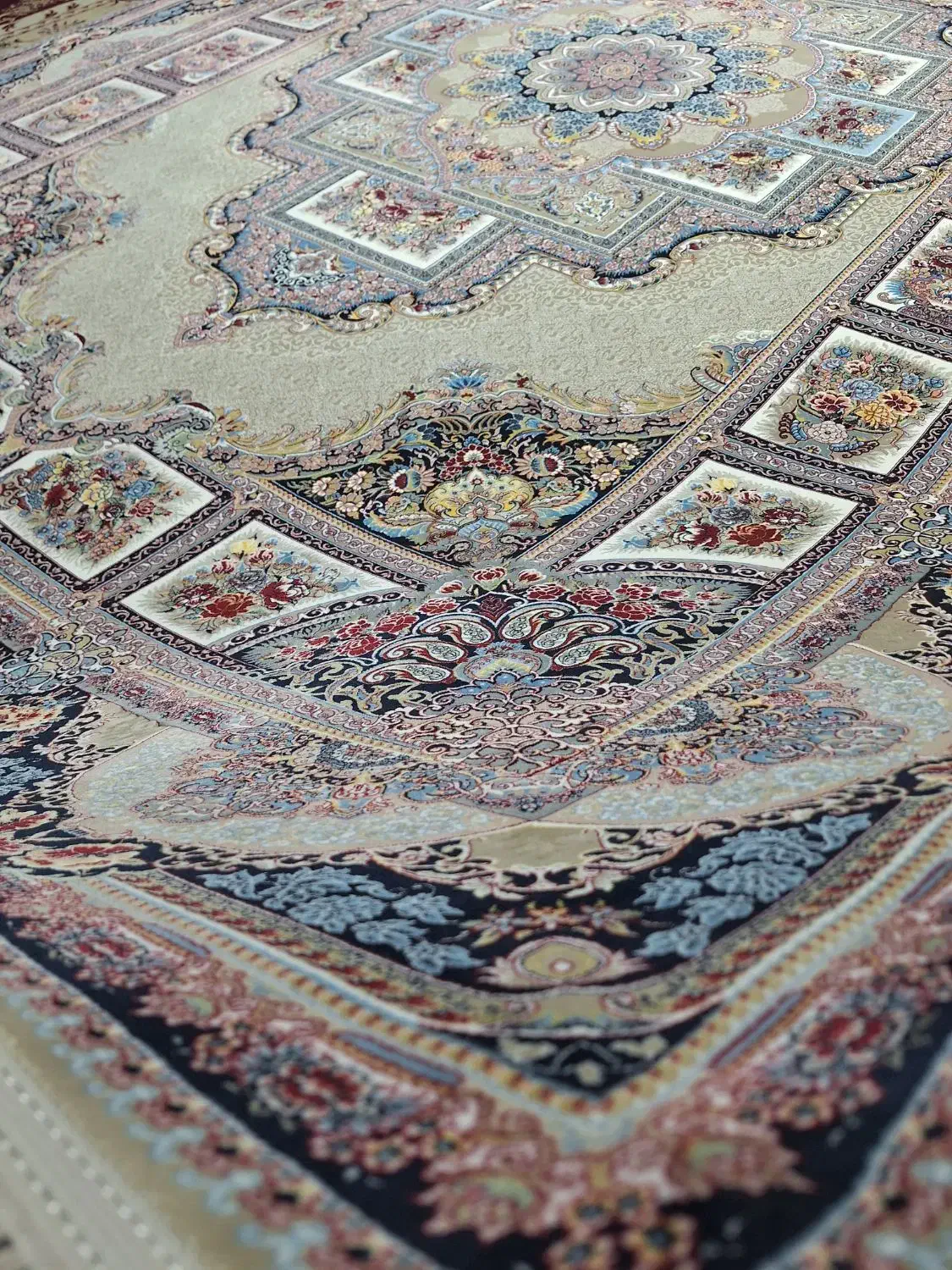 4تخته 9متری 1200شانه آکبندتراکم 3600|فرش|شیراز, شاه قلی بیگی|دیوار