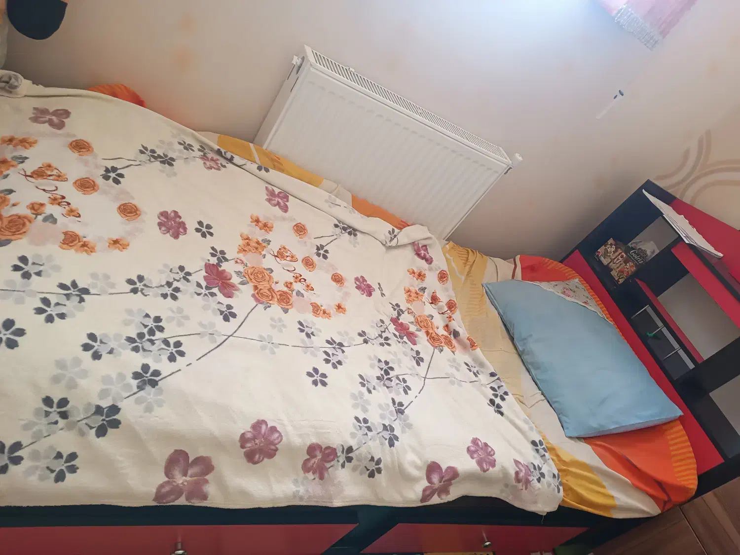 تختخواب یکنفره|تخت و سرویس خواب|شیراز, باغ تخت|دیوار