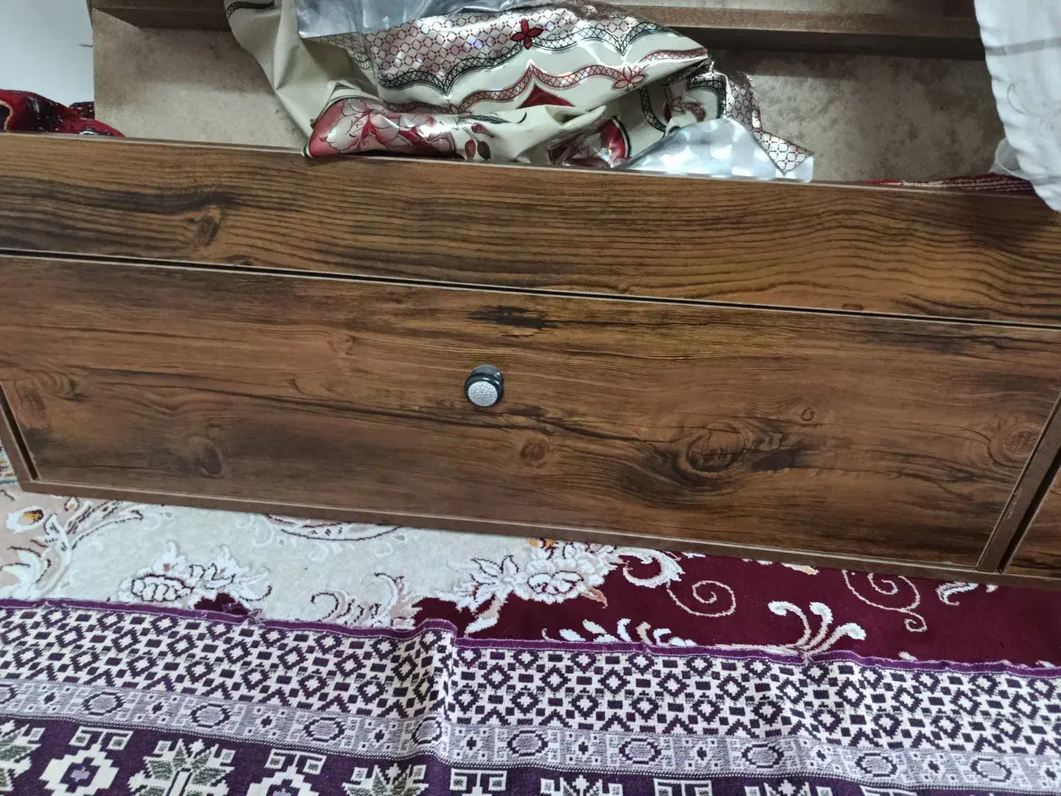 تخت کاملا در حد نو|تخت و سرویس خواب|قرچک, باقرآباد|دیوار