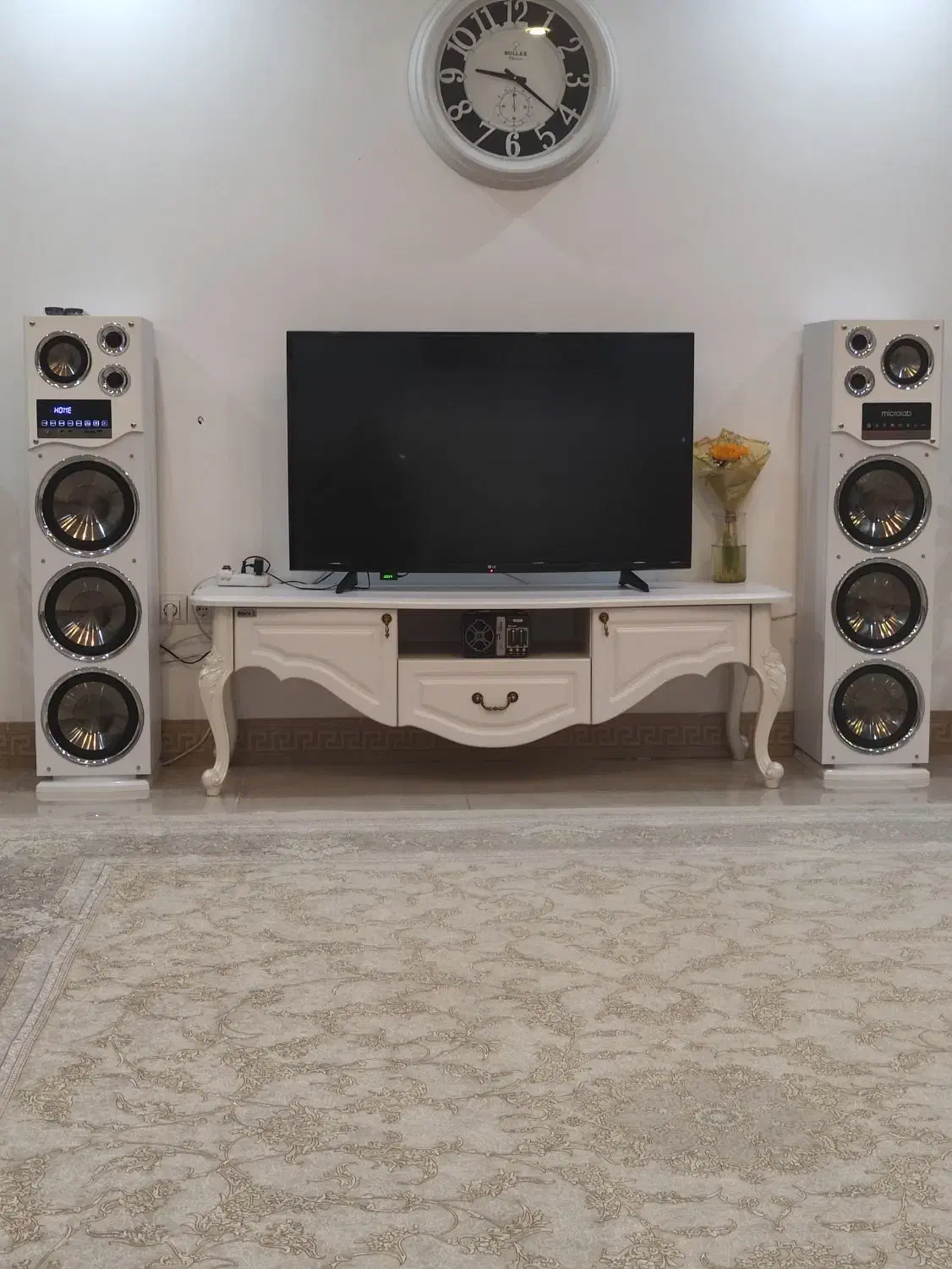 زیرتلویزیونی در حد نو کاملا سالم|میز تلویزیون|مرودشت, دولت آباد|دیوار