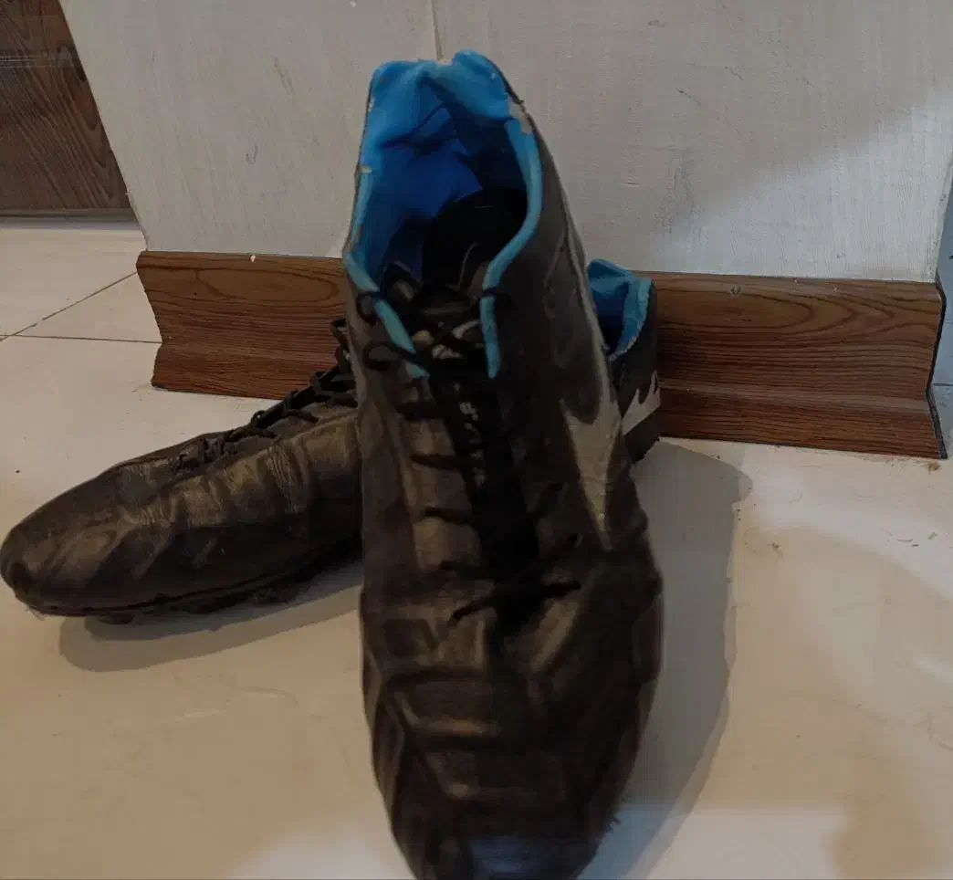 استوک فوتبال، برند mizuno، سایز ۴۴|کیف، کفش، کمربند|اصفهان, کوی گلزار|دیوار