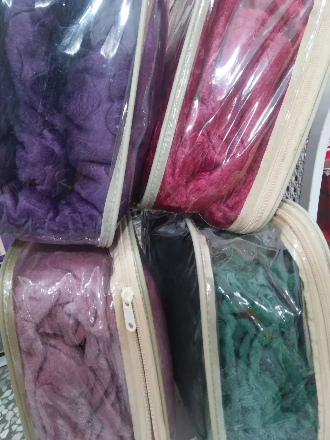 پتو|رختخواب، بالش، پتو|صومعهسرا, |دیوار