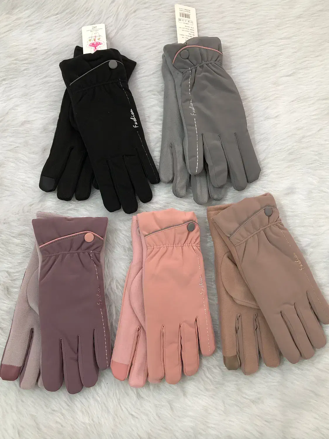 دستکش های چرم و بافتنی زنانه و خارجی|لباس|شیراز, میانرود|دیوار