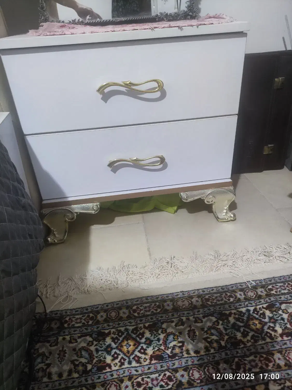 تخت و کمد دراور و یک عدد پاتختی|تخت و سرویس خواب|بیرجند, |دیوار