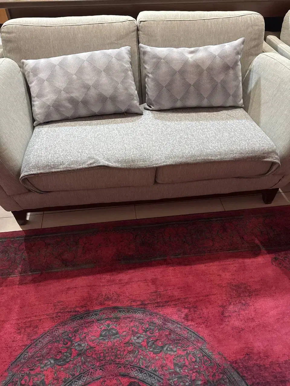 مبل ۷ نفره|مبلمان خانگی و میز عسلی|رشت, گلسار|دیوار