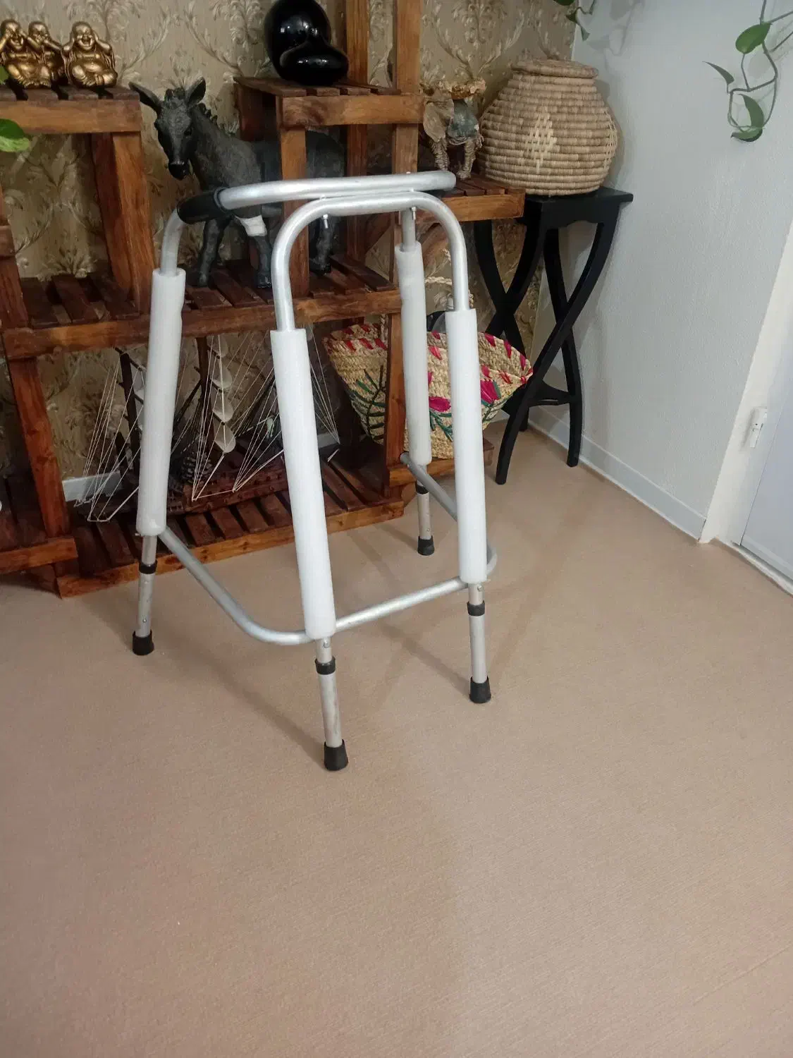 واکر|آرایشی، بهداشتی، درمانی|شاهین‌شهر, شهرک میلاد|دیوار