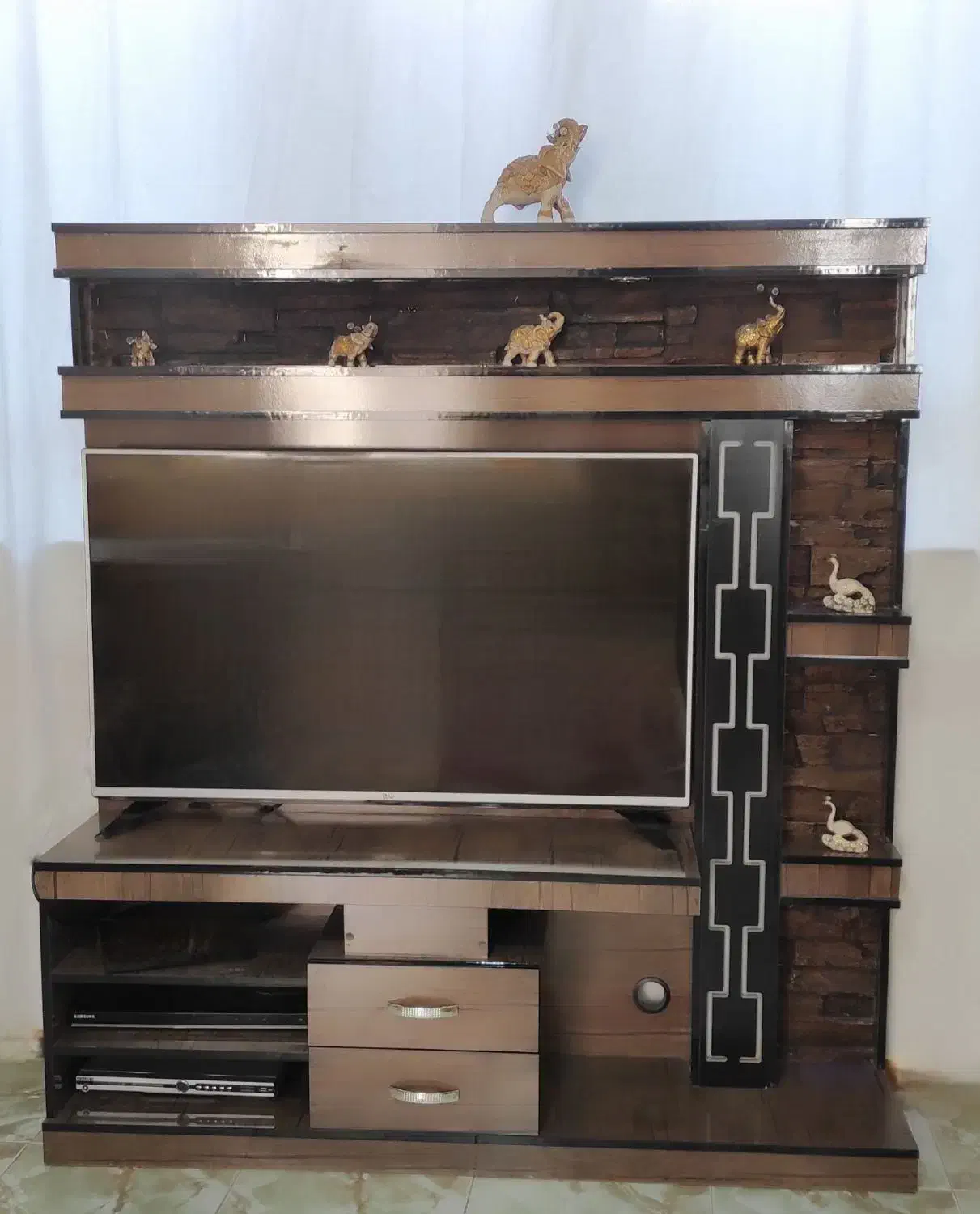 میز تلویزیون|میز تلویزیون|شاهین دژ, |دیوار