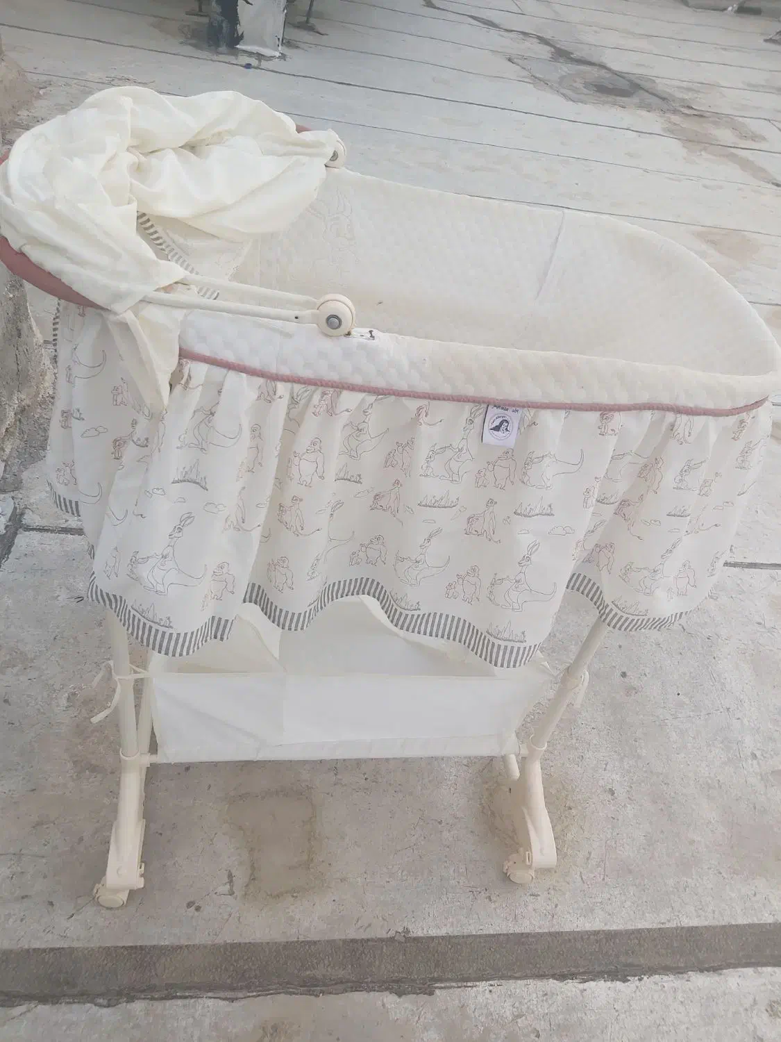 گهواره نوزاد|اسباب و اثاث بچه|نیشابور, شهرک بهداری|دیوار