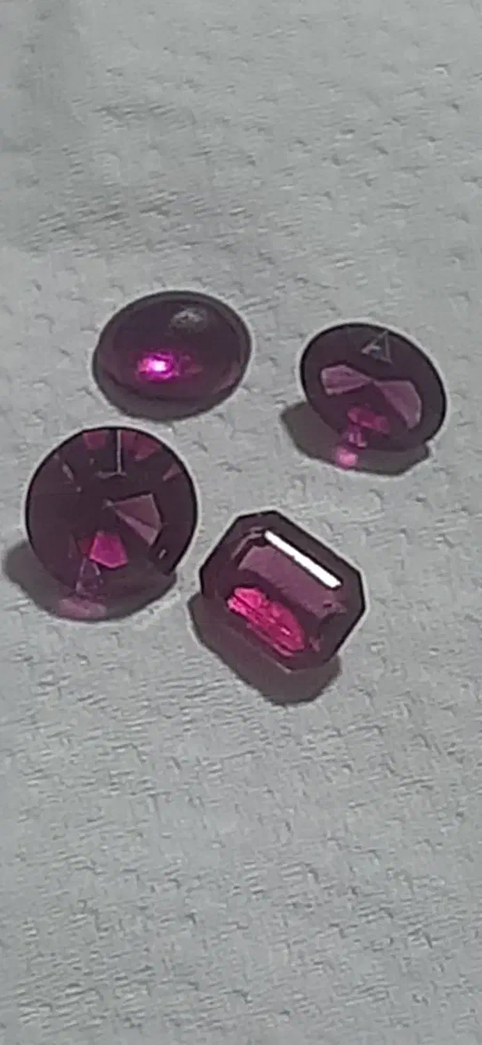 نگین یاقوت سرخ|جواهرات|اندیشه, اندیشه فاز ۱|دیوار