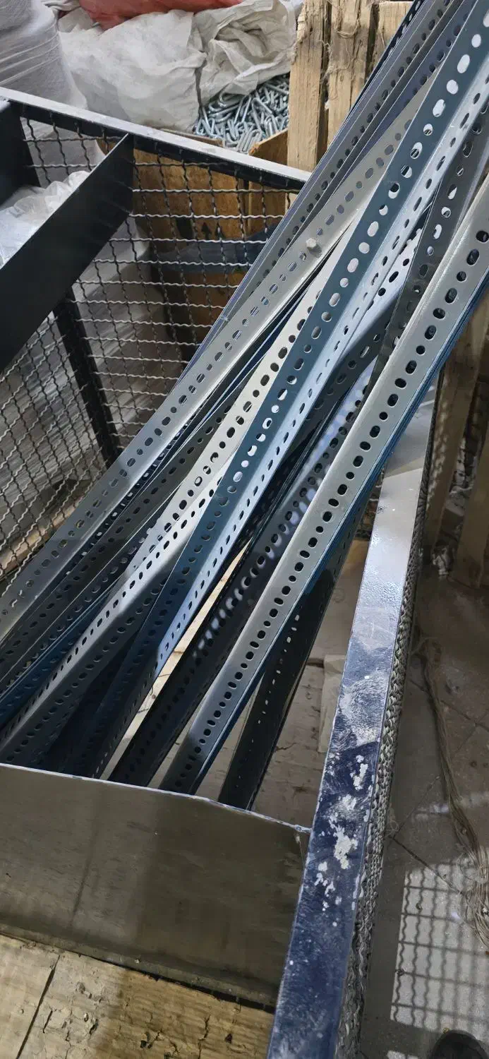 قفسه پیچ و مهره ای|عمده‌فروشی|آران و بیدگل, |دیوار