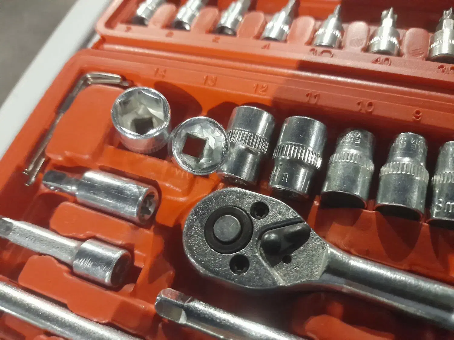 جعبه بکس ۴۶ عدد باطری دریل شارژی ارسال رایگان اچار|ابزارآلات|بیرجند, |دیوار