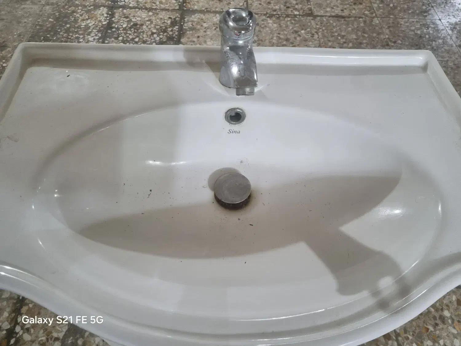 روشویی کابین دار بهمراه شیر و آیینه|لوازم سرویس بهداشتی|اهواز, کیانپارس |دیوار